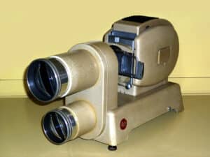 Leitz Prado 500 mit Objektivrevolver