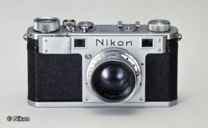 Nikon I