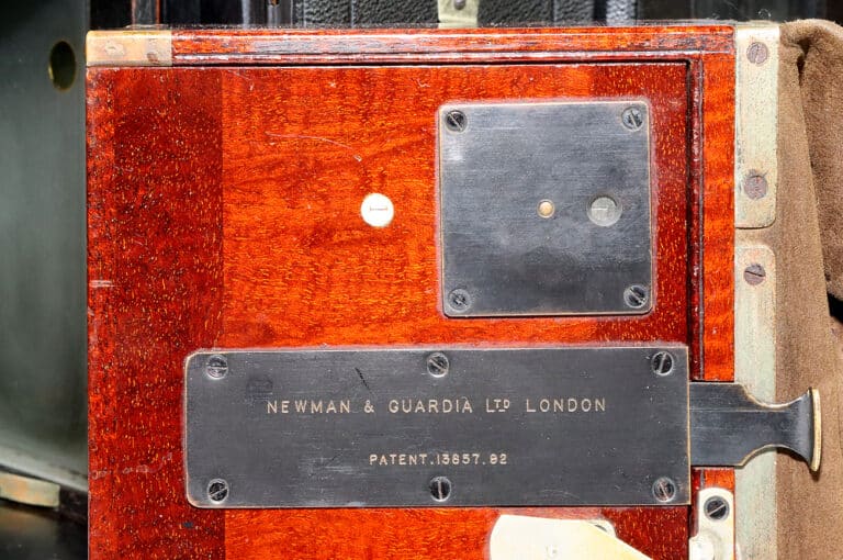 new guard typenschild gross