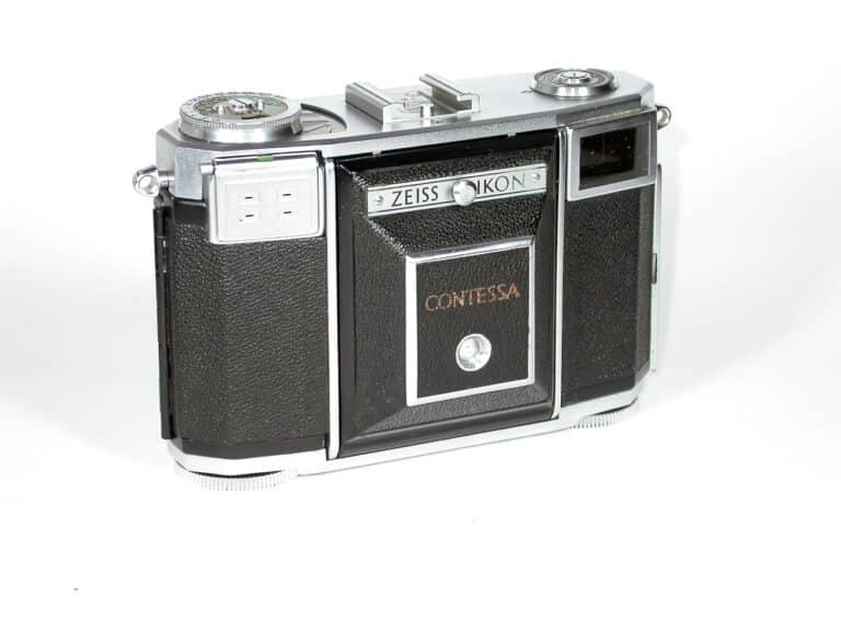 Zeiss Ikon Contessa 35 (533/24), Gehäuse geschlossen
