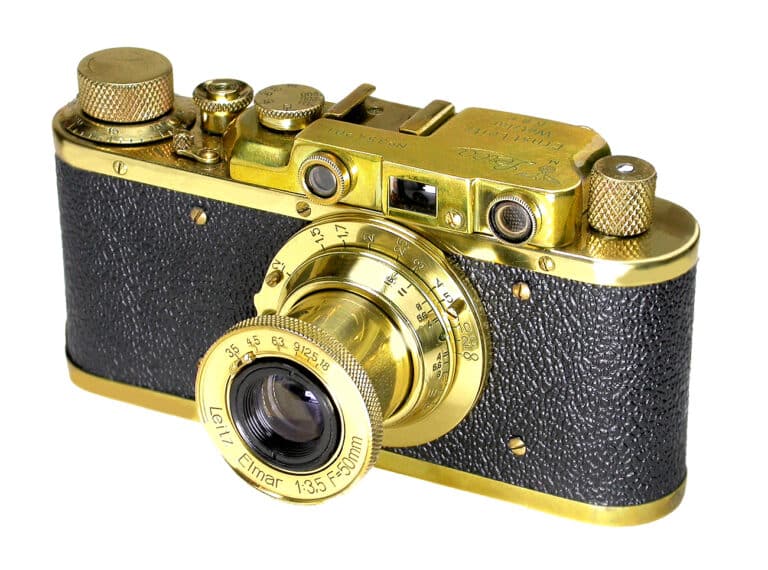 leica 2 kopie gold schraeg 2