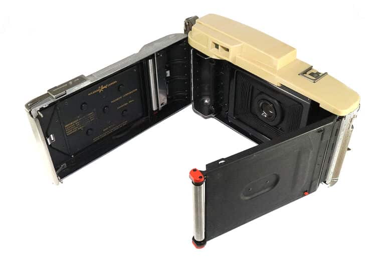 polaroid 800 hinten offen