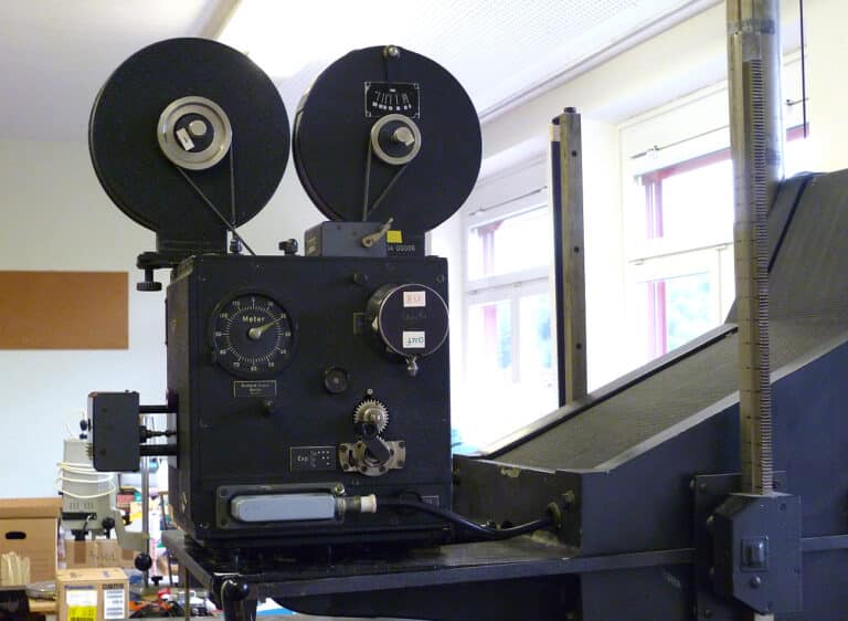 crass 16 mm kamera solo