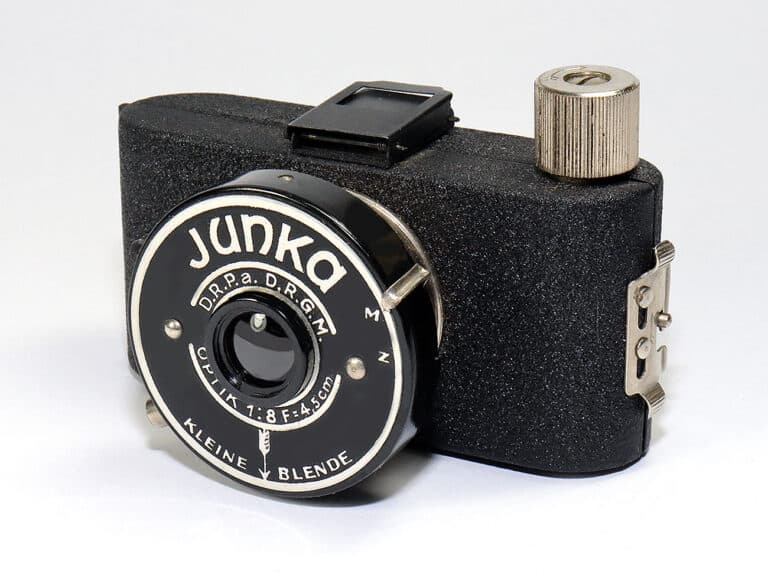 junka cahn schraeg zu