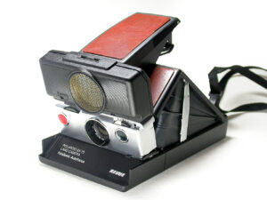 Revue Polaroid SX-70 PolaSonic AutoFocus