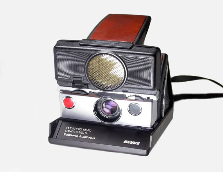 Revue Polaroid SX-70 PolaSonic AutoFocus