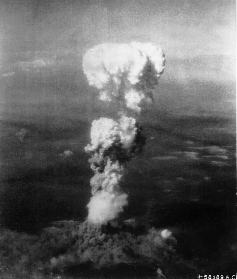868px atomic cloud over hiroshima