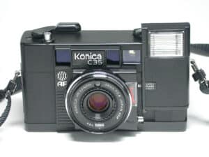 Konica C 35 AF (erste Autofokuskamera)