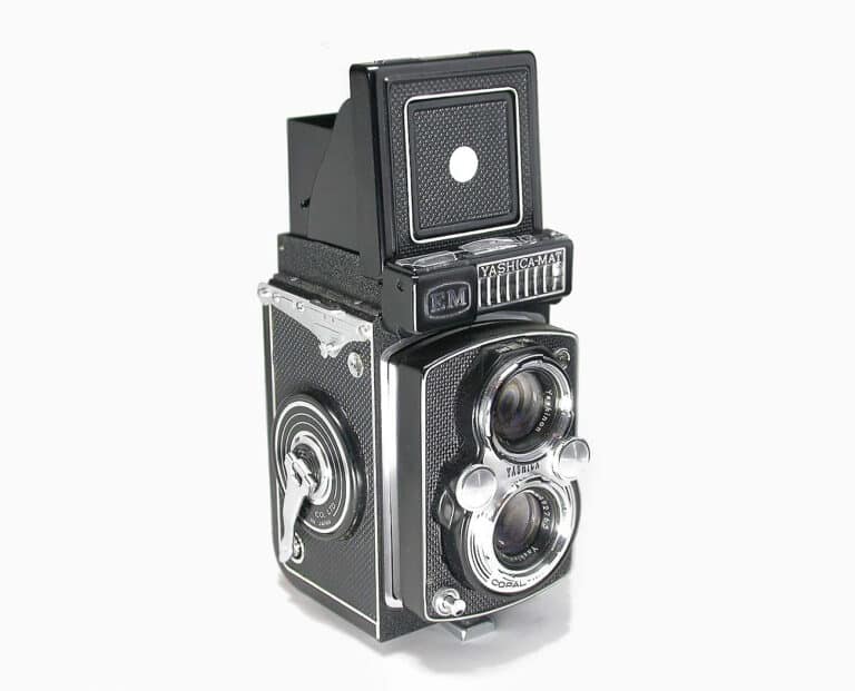 yashica mat em rechts