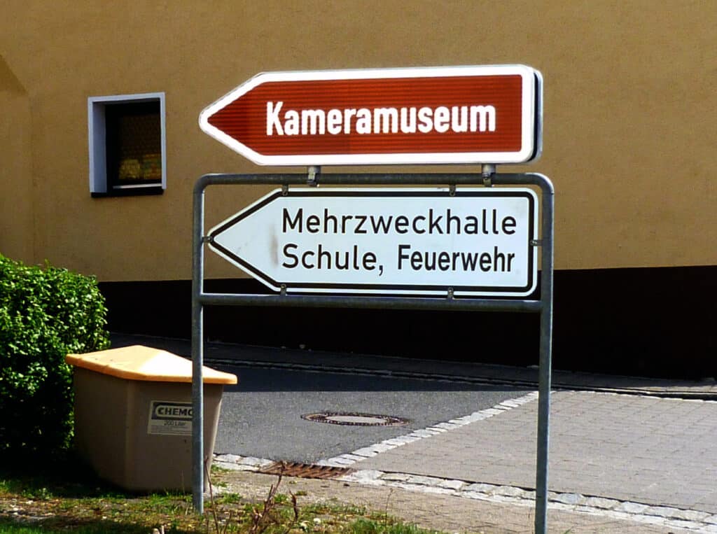 einweihung hinweisschild