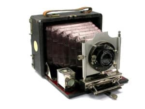 Dr. Krügener's Delta 9 x 12 cm (roter Lederbalgen)