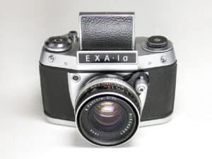 Ihagee Exa Ia (055) mit Lichtschachtsucher und Pancolar