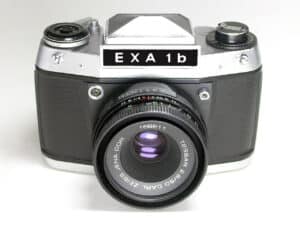 Ihagee / Certo Exa 1b (060) mit Prismensucher und Tessar