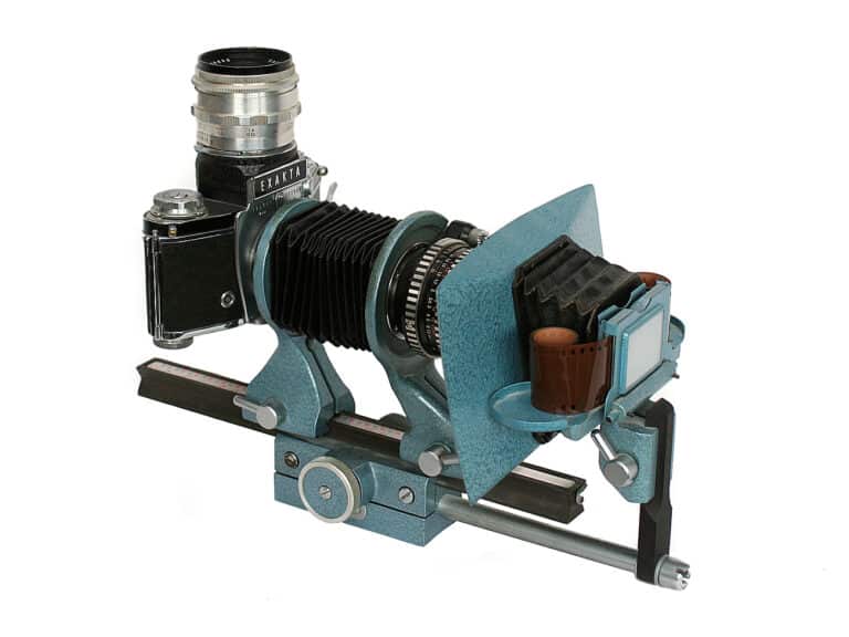 Exakta Varex IIa Typ 5 mit Ihagee-Objektivlupeneinsatz