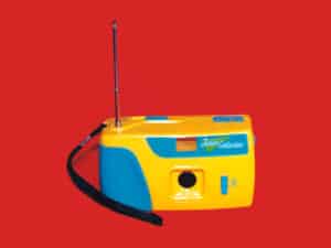 Junior Collection (Radiogerät in Form einer Kleinbildkamera)