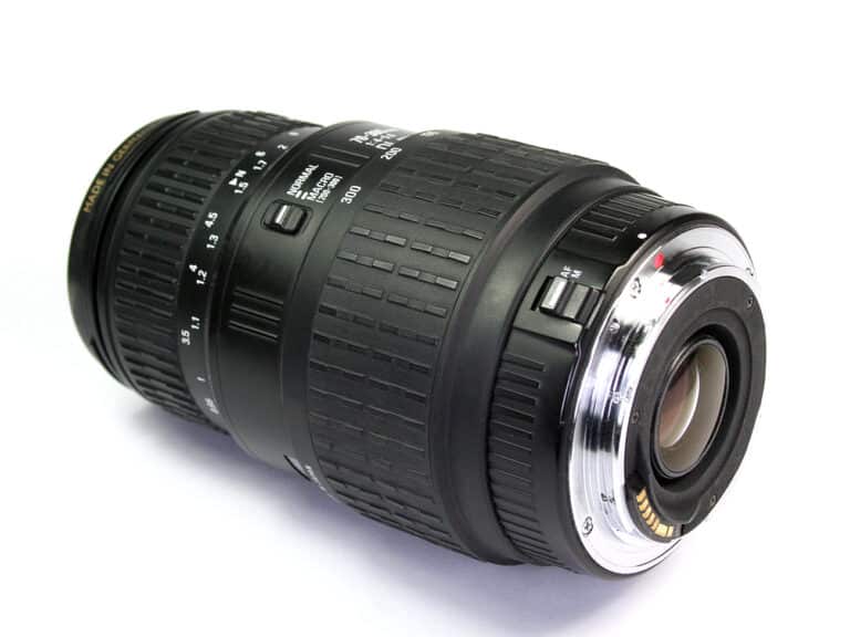 Sigma 1:4-5,6/70-300 mm DL Macro Super (Canon EOS)