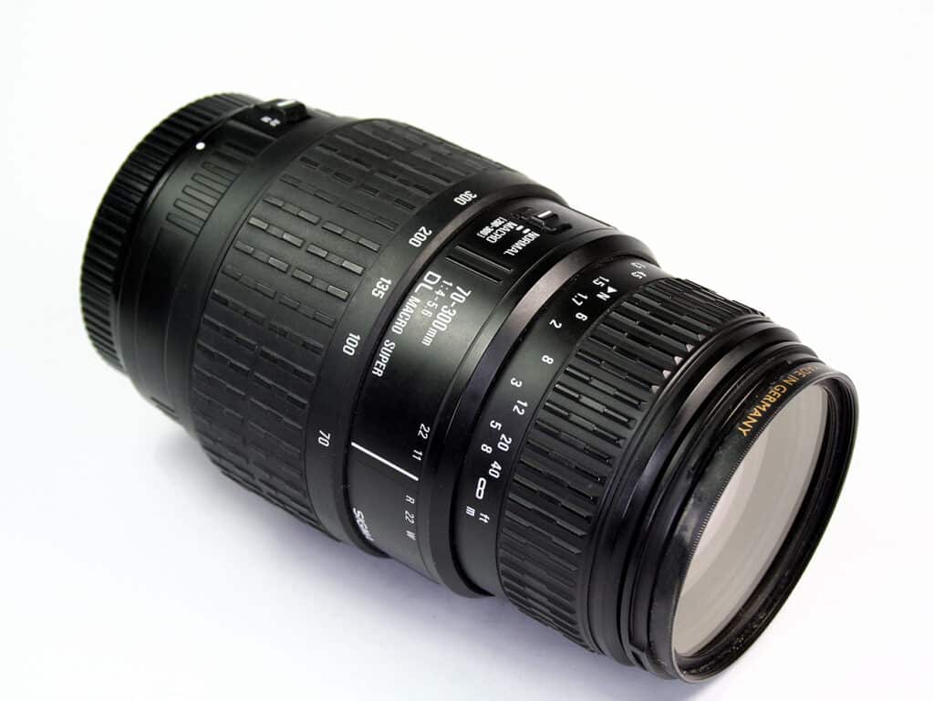 Sigma 1:4-5,6/70-300 mm DL Macro Super (Canon EOS)