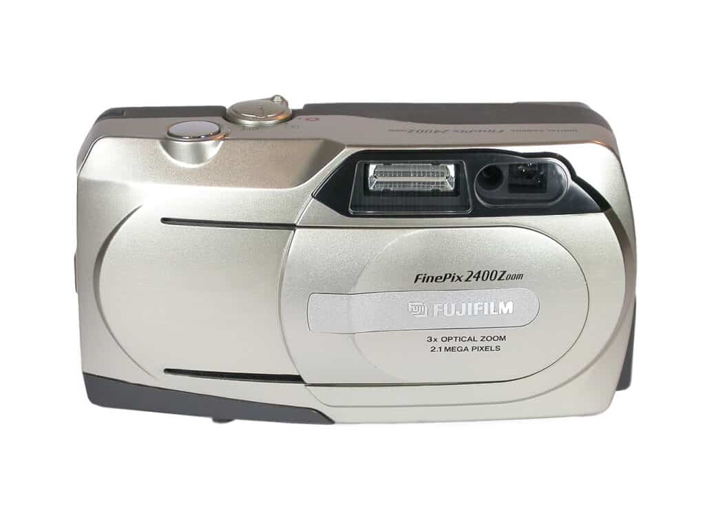 Fujifilm FinePix 2400 Zoom